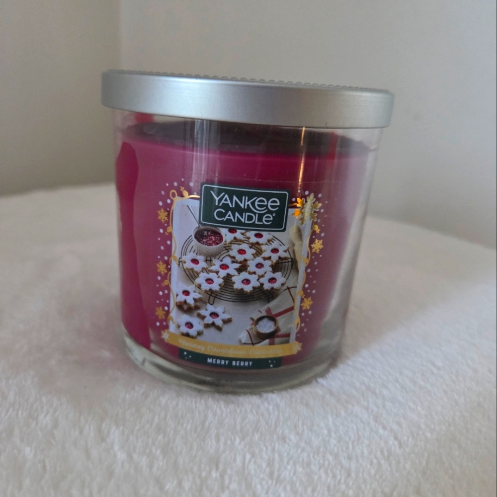 🦋2/$30! Yankee Candle Merry Berry One Wick Tumbler Candle New